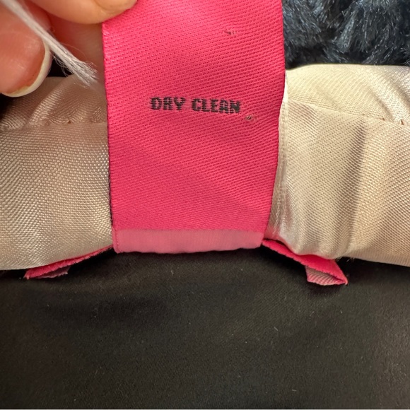 Betsey Johnson Black Faux Fur Sequin Vest - Picture 4 of 6